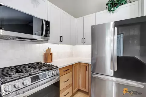 Kitchen - 1342 E Hidden Ranch Loop, Palmer, AK 99645 photo 2 of 4