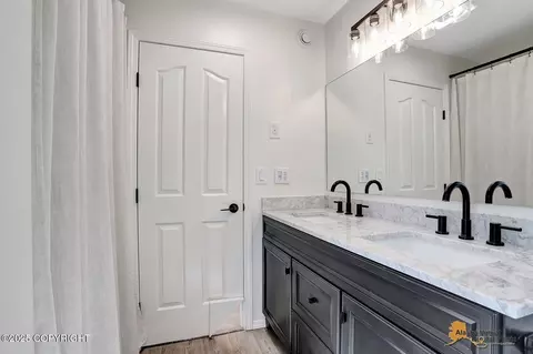 Bath - 1342 E Hidden Ranch Loop, Palmer, AK 99645 photo 2 of 3