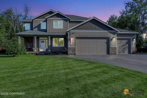 7943 E Wolf Creek Rd, Wasilla, AK 99654