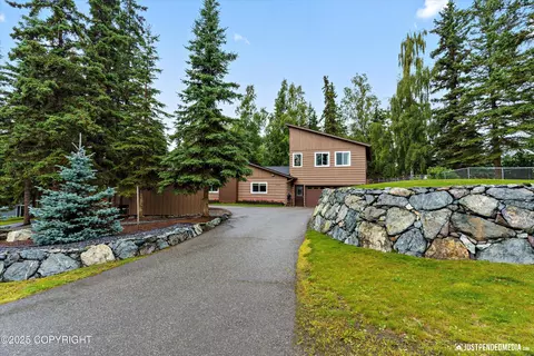 19057 First St, Eagle River, AK 99577