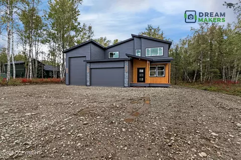 7325 N Paw St, Wasilla, AK 99654
