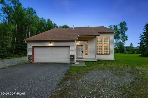 4543 S Twin Peaks Dr, Wasilla, AK 99654