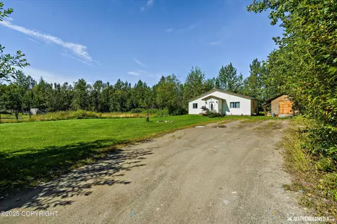 205 W Jensen Cir, Wasilla, AK 99654