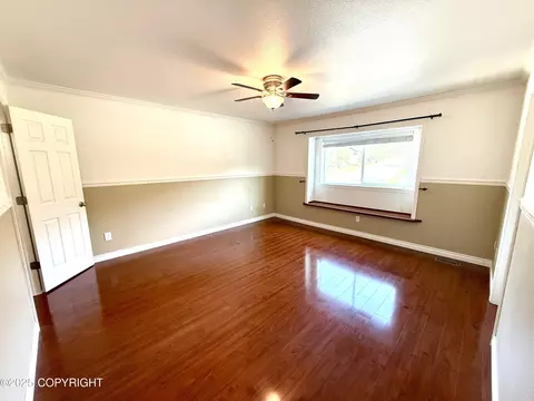 Living - 18872 Mountain Point Dr, Eagle River, AK 99577 photo 7 of 9