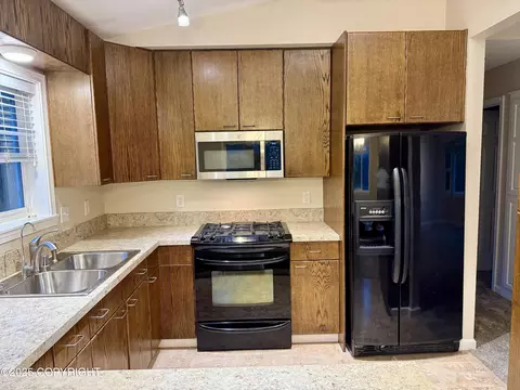 Kitchen - 18872 Mountain Point Dr, Eagle River, AK 99577 photo 3 of 8