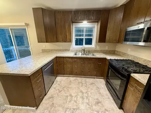 Kitchen - 18872 Mountain Point Dr, Eagle River, AK 99577 photo 7 of 8