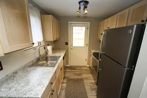Kitchen - 11907 Copper Mountain Dr, Eagle River, AK 99577 photo 1 of 2