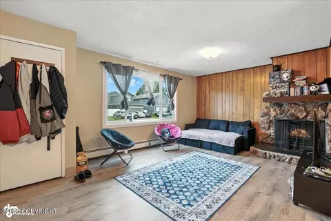 Living - 5439 E 4th Ave, Anchorage, AK 99508 photo 5 of 5