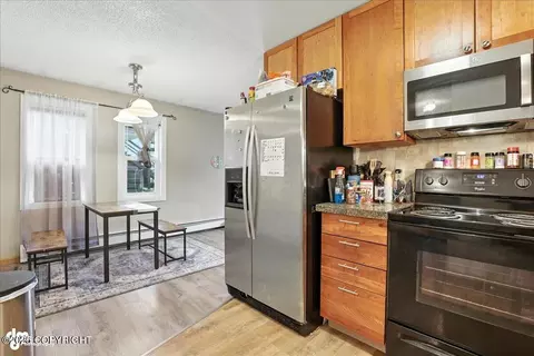 Kitchen - 5439 E 4th Ave, Anchorage, AK 99508 photo 6 of 6