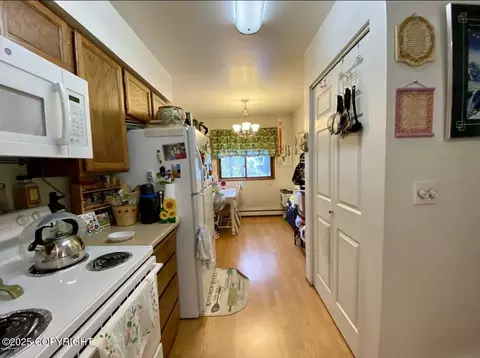 Kitchen - 1889 E Tudor Rd # E-304, Anchorage, AK 99507 photo 2 of 2