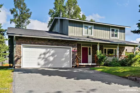 17031 Vanover Cir, Eagle River, AK 99577