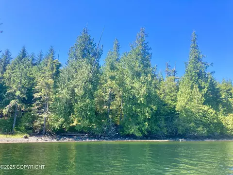 15 Wadleigh Is # B, Klawock, AK 99925