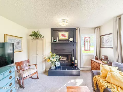 1661 Eastridge Dr # 101, Anchorage, AK 99501