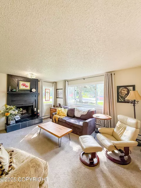 1661 Eastridge Dr # 101, Anchorage, AK 99501