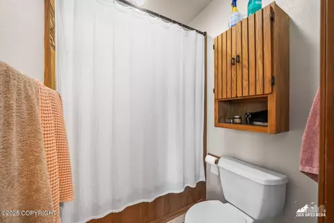 Bath - 20206 Constitution Dr, Eagle River, AK 99577 photo 2 of 4
