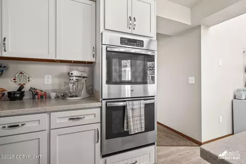Kitchen - 20206 Constitution Dr, Eagle River, AK 99577 photo 10 of 10