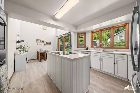 Kitchen - 20206 Constitution Dr, Eagle River, AK 99577 photo 2 of 10