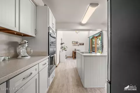 Kitchen - 20206 Constitution Dr, Eagle River, AK 99577 photo 1 of 10