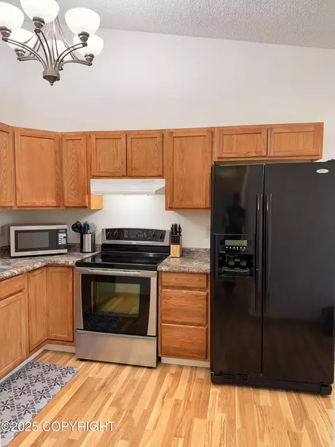 Kitchen - 8521 E 4th Ave, Anchorage, AK 99504 photo 3 of 3