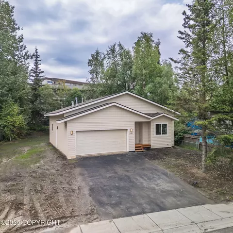 2399 Waldron Dr, Anchorage, AK 99507