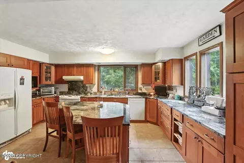 20013 Crabtree St, Chugiak, AK 99567 photo 9