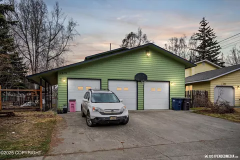 1713 Northwestern Ave, Anchorage, AK 99508