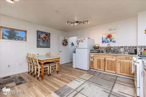 Kitchen - 6550 E 112th Ave, Anchorage, AK 99516 photo 10 of 11