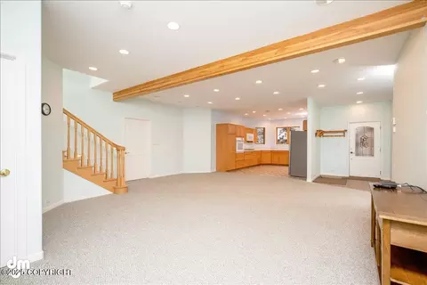 Living - 6550 E 112th Ave, Anchorage, AK 99516 photo 5 of 8