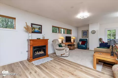 Living - 6550 E 112th Ave, Anchorage, AK 99516 photo 7 of 8