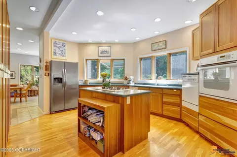 Kitchen - 6550 E 112th Ave, Anchorage, AK 99516 photo 1 of 11