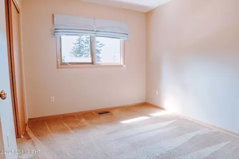 19825 Fairmount Cir, Eagle River, AK 99577 photo 17