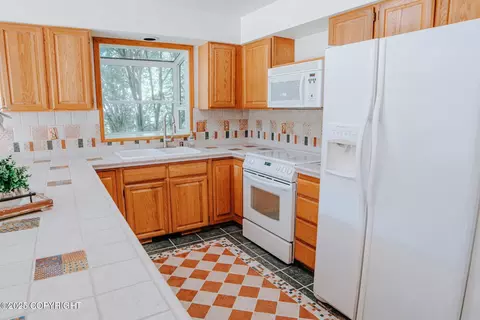 19825 Fairmount Cir, Eagle River, AK 99577 photo 9