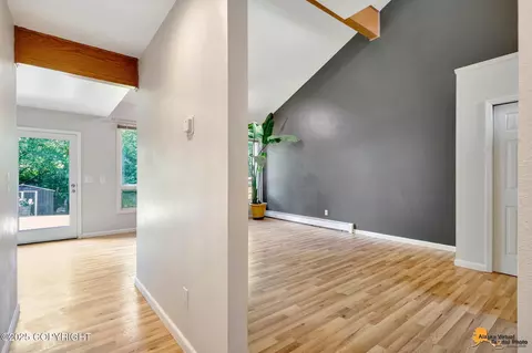 Entry Way - 10620 Commodore Dr, Anchorage, AK 99507 photo 3 of 8