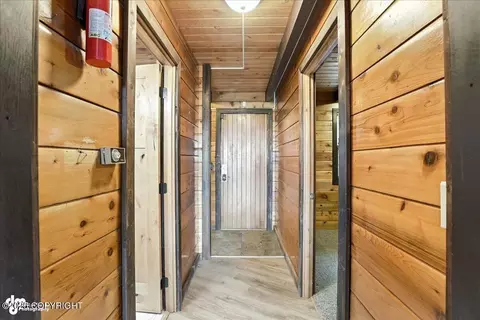 Entry Way - 12117 Lugene Ln, Eagle River, AK 99577 photo 2 of 6