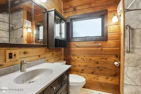 Bath - 12117 Lugene Ln, Eagle River, AK 99577 photo 1 of 3