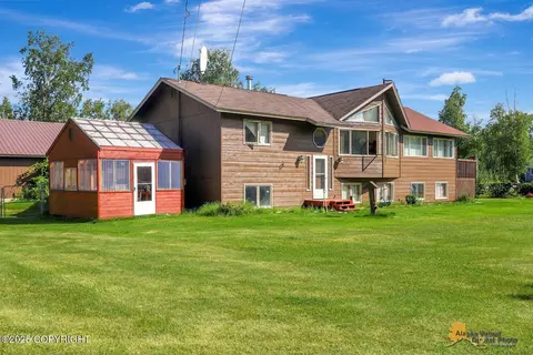 686 W Holiday Dr, Wasilla, AK 99654