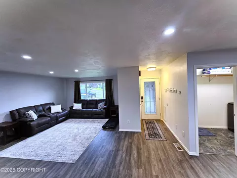 8430 E 20th Ave, Anchorage, AK 99504 photo 5