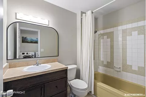 Bath - 6124 E 12th Ave # D6, Anchorage, AK 99504 photo 3 of 3