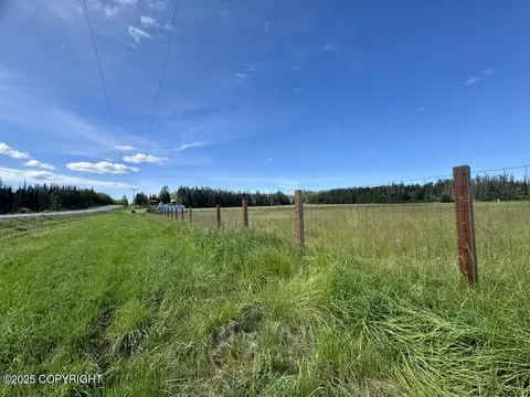 35620 Robinson Loop Rd, Sterling, AK 99672 photo 2
