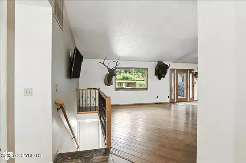 Entry Way - 7801 Evander Dr, Anchorage, AK 99518 photo 3 of 8