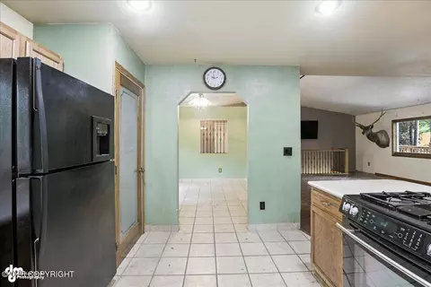 Entry Way - 7801 Evander Dr, Anchorage, AK 99518 photo 4 of 8