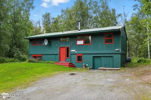 24064 S Moose Run St, Talkeetna, AK 99676