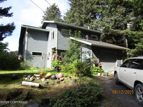 703 Lilly Dr, Kodiak, AK 99615