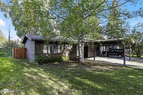 7925 Wisteria St, Anchorage, AK 99502