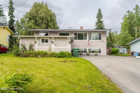 943 Westbury Dr, Anchorage, AK 99503
