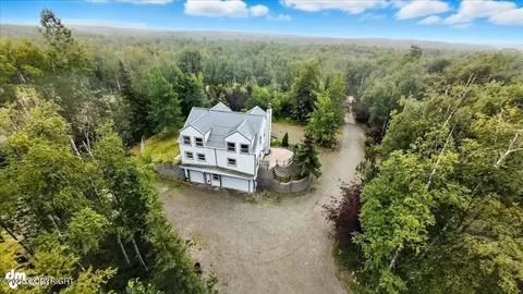 9465 W Hollywood Rd, Wasilla, AK 99623