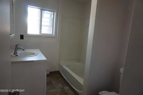 Bath - 6811 E 11th Ave, Anchorage, AK 99504 photo 5 of 5
