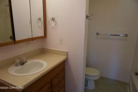 Bath - 6811 E 11th Ave, Anchorage, AK 99504 photo 2 of 5
