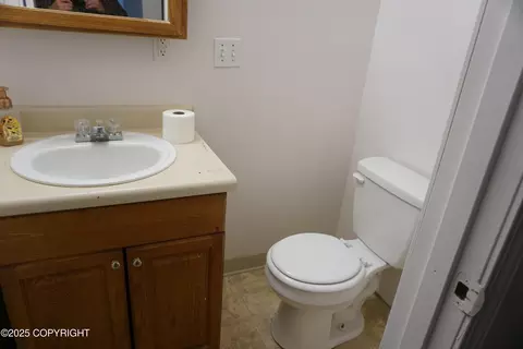 Bath - 6811 E 11th Ave, Anchorage, AK 99504 photo 4 of 5