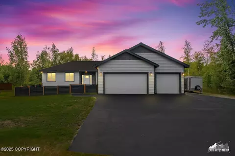 1115 N Sun School Cir, Wasilla, AK 99623